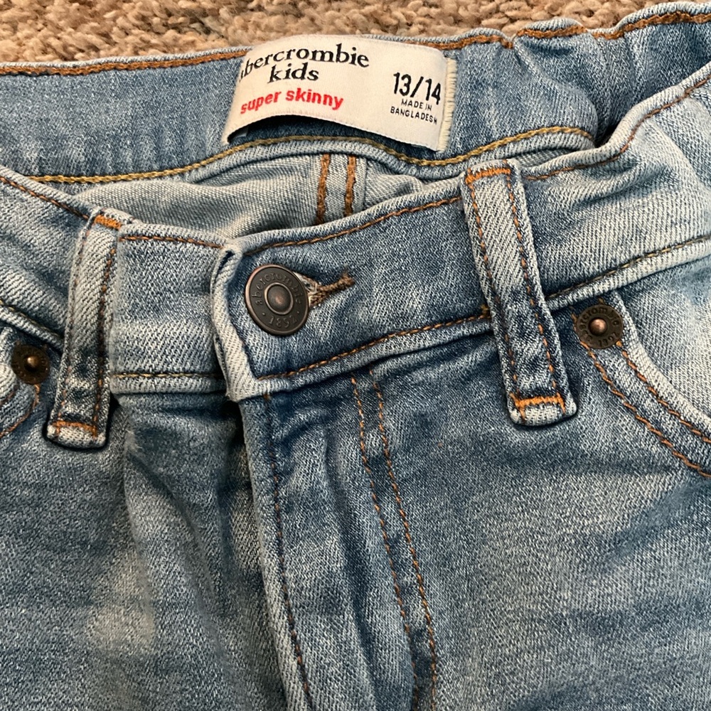Abercrombie Kids Super Skinny Distressed Jeans 13/14 - Picture 3 of 7